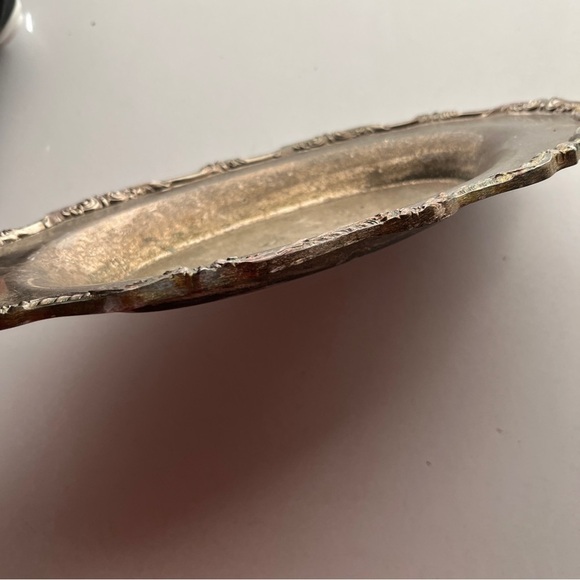 Vintage Silver-Plated Oval Serving Dish | Ornate Edge | Collectible Decor - Picture 5 of 8